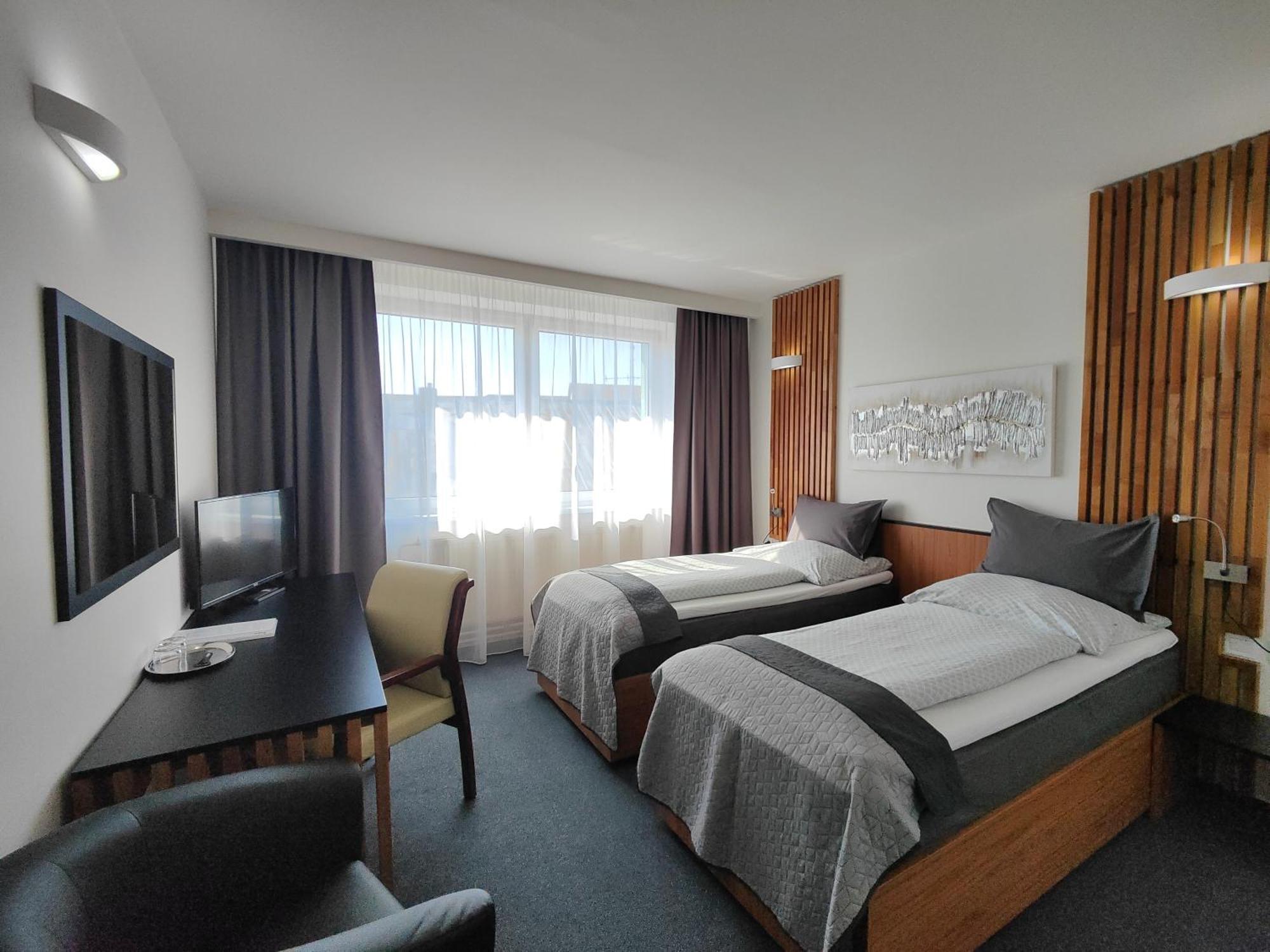 Hotel P7 Losonc Kültér fotó
