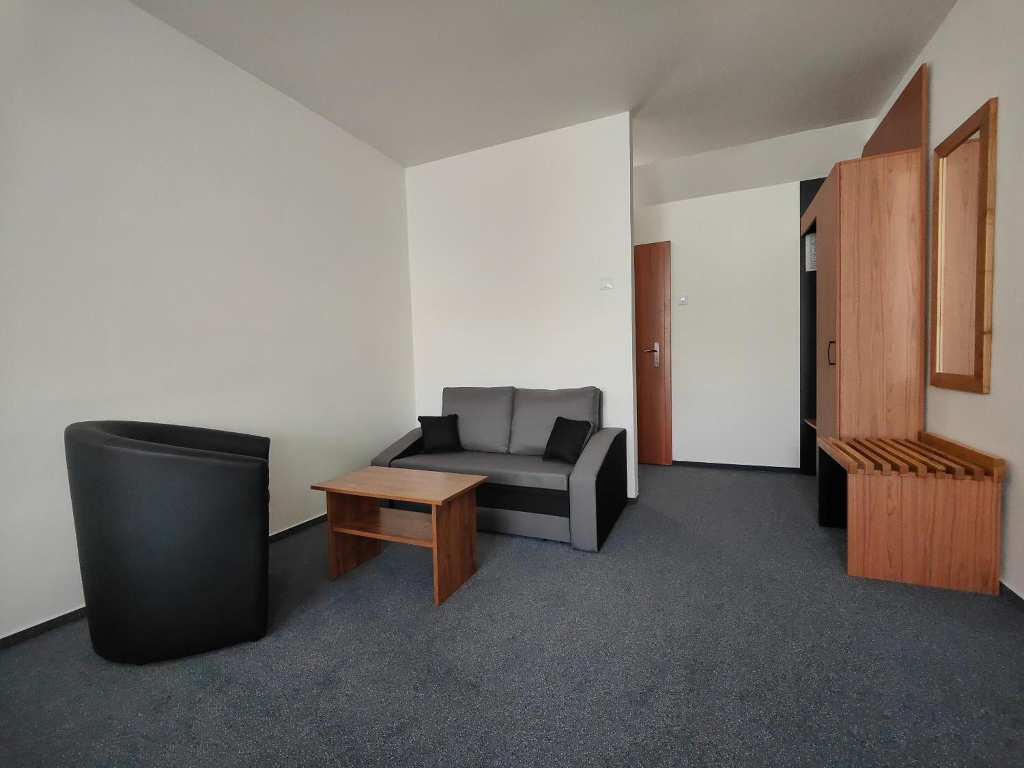 Hotel P7 Losonc Kültér fotó