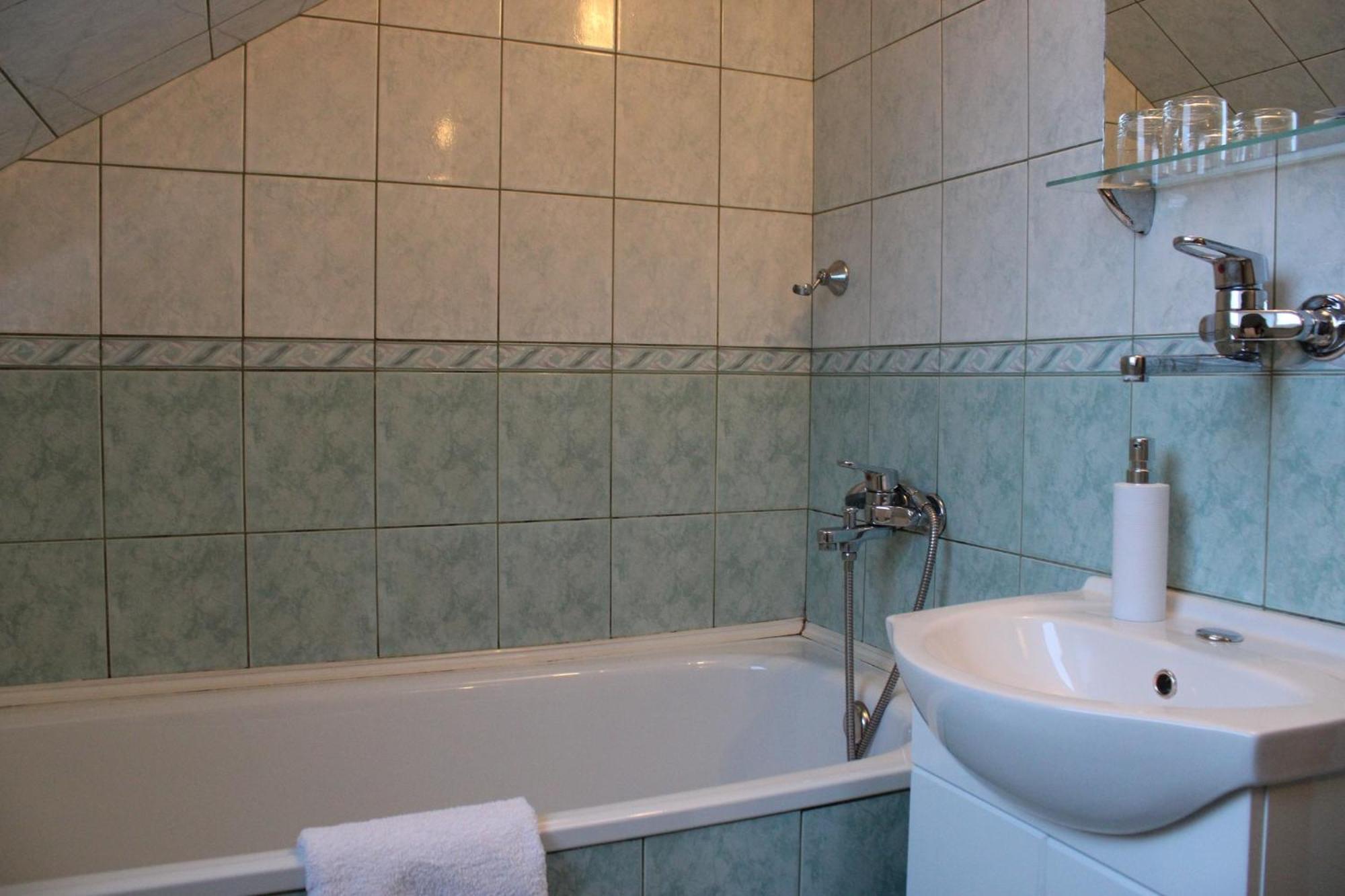 Hotel P7 Losonc Kültér fotó