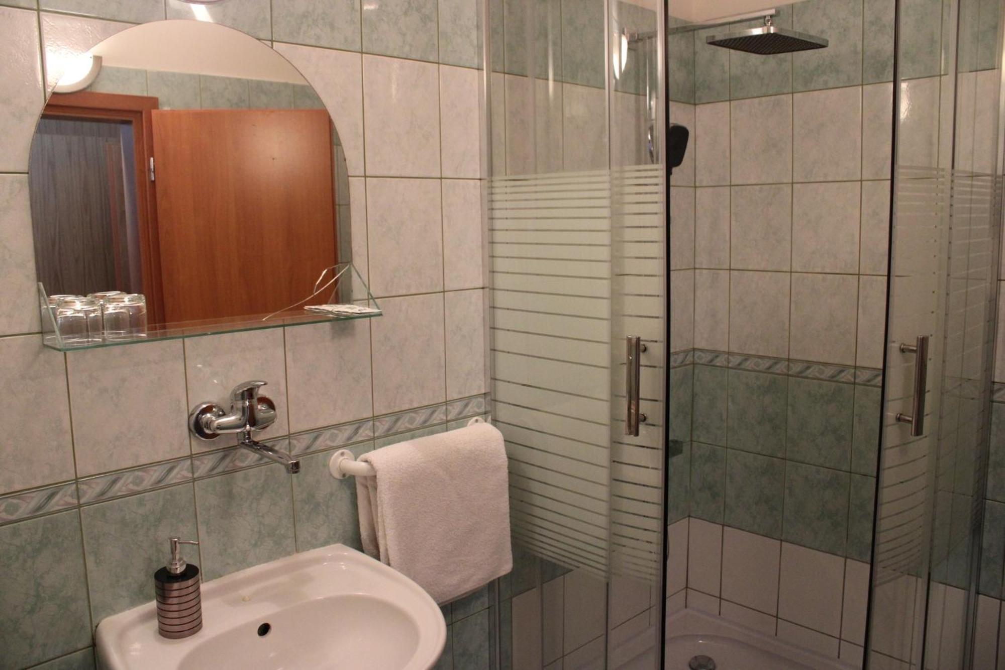Hotel P7 Losonc Kültér fotó